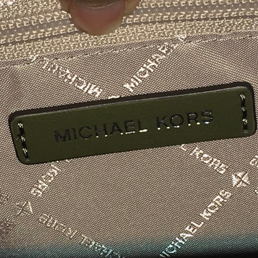 Michael Kors Dark Olive Jet Set Medium Pocket Tote Bag - Picture 5 of 6